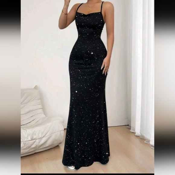 Women's Elegant Fish Tail Hem Spaghetti Strap Dress, Summer - Picture 4 of 4